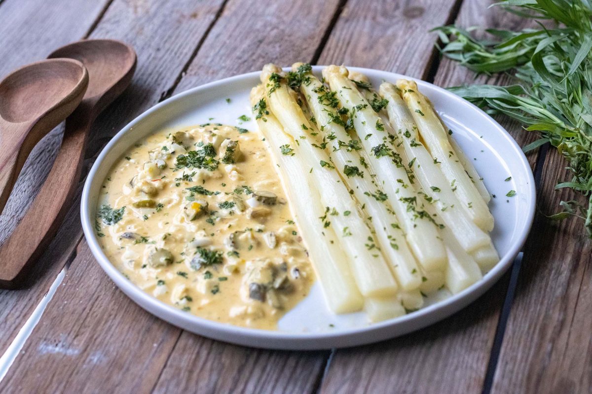 Asperges et sauce cornichon, estragon, oeuf et anchois Recettes Landes